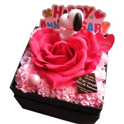 誕生日プレゼント 母 ソープフラワー スヌーピー マスコット 花束風 ハートバラ 箱を開けてサプライズ フラワーボックス スヌーピー柄はお任せ