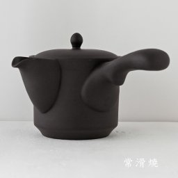 常滑焼  筒型 マット 急須 （ブラック） 310-03994 おしゃれ 黒 日本製 洗いやすい 陶器  美味しい 300ml  2人用 2人分 かっこいい 結婚祝い コーヒー 紅茶 シンプル 使いやすい ティーポット 日本 モダン 横手 楽 ラッピング 和モダン ギフト 贈答用 和 茶器 お茶 母の日