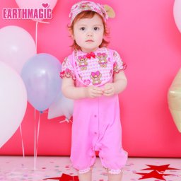 【EARTHMAGIC 半袖カバーオール＆キャップ＆リバーシブルスタイのセット】【選べる2色！ハートいっぱいマフィー総柄】ラッピング対応 ギフトボックス 肌に優しい 子供 キッズ ベビー キャラクター 可愛い ハート ピンク シロ 服 ファッション 出産祝い 誕生日 ハーフバースデー お出かけ 写真 撮影 記念 孫 親戚 アースマジック ブランド