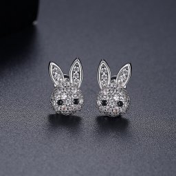 ピアス 両耳用 キュービックジルコニア ホワイト 真鍮 シルバー スタッド 可愛い かわいい きれいめ モチーフ 兎 うさぎ ラビット rabbit アニマル e19111547