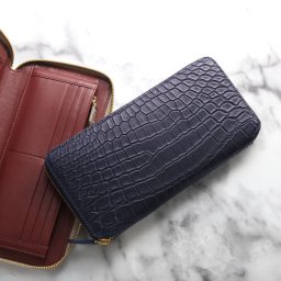 スモール クロコダイル メンズ 長財布 手帳型 マット 加工 ラウンド ファスナー ゴールド 金具 大きめ 財布 レディース 本革 鰐革 ポロサス ネイビー ブラック レッド トープ 保証書 付き プレゼント ギフト バレンタイン (06001679-mens-1r) クリスマス バレンタイン 母の日 春財布 アクスタポーチ 推し活ケース 定年退職 バレンタイン 成人祝い