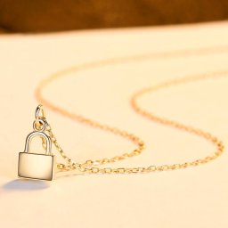 ネックレス 石なし ホワイト シルバー925 イエローゴールド 小豆 アズキチェーン 揺れる ゆれる おしゃれ 可愛い かわいい モチーフ 鍵 錠前 40cm+5cm cn0528