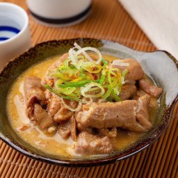 お中元 秋田県産豚 やわらか味噌煮込みホルモン 食品 ギフト プレゼント 贈答 熨斗 のし 贈り物 記念日 お祝い 冠婚葬祭 内祝 御祝 無地 出産内祝 結婚内祝 御見舞 快気祝 御仏前 志 お供(代引不可)【送料無料】