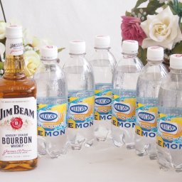 家飲みを、バーカウンターへ ハイボールウイスキー7本セット(ジムビーム40度(アメリカ) ウィルキンソン炭酸レモン) 700ml×1本 500ml×6本
