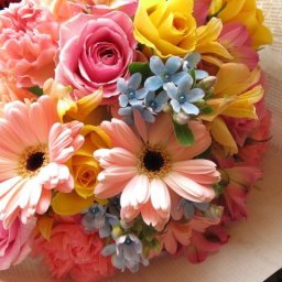 誕生日プレゼント　花束　おまかせで安心　デザイナーにおまかせ花束　生花使用◆誕生日プレゼント・記念日のギフトにピッタリ♪