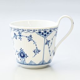 ロイヤルコペンハーゲン ハイハンドルマグカップ マグ コップ 330ml ブルーフルーテッド ハーフレース 1102090 (1026447) 【スペシャルラッピング660円(別売り)】 北欧食器 洋食器 送別会 誕生日 還暦祝い 結婚祝い 結婚式 高級 父の日 母の日 即日発送 ホワイトデー