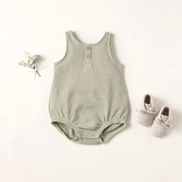 ロンパース　シューズ　送料無料　QUINCY MAE BABY COORDINATE BOX / セージグリーン クインシーメイ QUINCY MAE 12ヶ月 2個セットカーキ くすみカラー 男の子 ストライプ　ベビー服　ベビー靴 コットン100% 贈り物 ギフトセット プレゼント　気が利く　縁起がいいもの　おしゃれ　ハイブランド　ハイセンス　12000円　出産祝い
