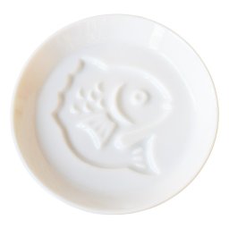 国産シルエットしょうゆ皿1P 鯛 ／皿・プレート 食器 キッチン用品 敬老の日 プレゼント ギフト お祝い いつ 70代 80代 メッセージ おじい おばあ 祖父母 お彼岸 お供え 秋 2026 送料無料 ギフト プレゼント プチギフト 内祝い 快気祝い 出産祝い 結婚祝い 引出物 新築祝い お返し