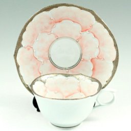 有田焼 文山窯 プラチナピンク牡丹輪花浅型 コーヒーカップ&ソーサー【珈琲碗皿】