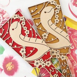 羽子板 ヘビ　　お正月 飾り 巳 干支 十二支 初正月 インテリア 七五三 節句 初節句 女の子 赤色 茶色 かわいい オシャレ ハンドメイド 手作り