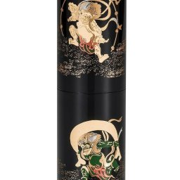 【送料無料】 山中塗 漆芸 アトマイザー 風神雷神 (B）なごみや本舗 蒔絵 （漆器 香水 アルコール消毒液 スプレー 携帯用 おしゃれ ギフト 海外発送可 かわいい 名入れ 誕生日 ボトル 詰替 粗品 景品 引出物 記念 お返 出産祝 内祝 贈り物 敬老の日）なごみや本舗