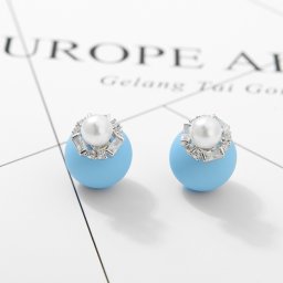 ピアス 両耳用 キュービックジルコニア ブルーとライトブルー 真鍮 イエローゴールド シルバー スタッド イミテーションパール 人工パール バックキャッチ e18031607
