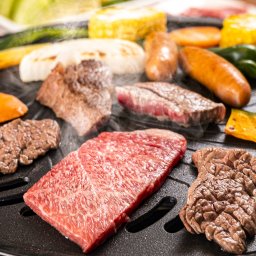 老舗ホルモン店の焼肉BBQセット【松】【贈答 誕生日 お祝い 父 母 彼氏 彼女 プレゼント 記念品 両親 結婚祝い 退職祝い 夫 奥さん】