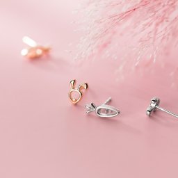 【ご家庭用梱包】ピアス うさぎ 小さい 人参 シンプル 軟骨 金属アレルギー シルバー 小さめ シルバー925 アレルギー対応 20G 仕事用 小さいピアス うさぎピアス 人参ピアス シンプルピアス セカンドピアス 軟骨ピアス アレルギー対応ピアス 仕事 おもしろ