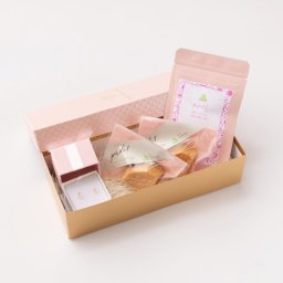 8月誕生石１粒ペリドットピアス＆ダイヤモンド型バターサンド＆紅茶セット その他焼き菓子