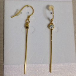 ピアス 両耳用 キュービックジルコニア 真鍮 ホワイト イエローゴールド シルバー フック ラウンド 埋め込み 覆輪留め ぶら下がり ロング 上品 おしゃれ e17061512