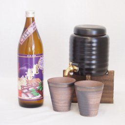 本格焼酎サーバー1000cc(18cm×24cm 1kg)三重県萬古焼き備前金彩ペアカップ(200ml×2個)濱田酒造 本格芋焼酎 鹿児島県産紫芋使用紫薩摩富士 (鹿児島県) 900ml×1本