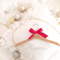 【こども単品 レッドリボン】世界にひとつのプレゼント☆名入れハンガー(こども用) ワイヤーネームでメッセージ！ レッドリボン　