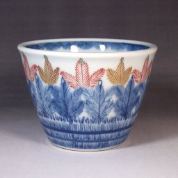 有田焼 陶芸家 藤井錦彩作 染錦金彩松文様蕎麦猪口 木箱入り（父の日・母の日・還暦祝い・敬老の日・定年退職・陶器・蕎麦猪口・そば猪口・そばちょこ）
