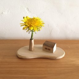erakko 四季とたたずむタイニーハウス【一輪挿し】【花瓶】【民藝品 手仕事】【誕生日 結婚祝い 出産祝い 還暦祝い 退職祝い 結婚記念日 送別会 お祝い 引っ越し祝い 新築祝い 入園祝い 大学入学祝い 就職祝い 昇進祝い 転職祝い 古希祝い 喜寿 傘寿祝い 米寿祝い 卒寿祝い お返し 内祝い お見舞い 快気祝い 金婚式 銀婚式 開店祝い 開業祝い 景品 賞品 ギフト】敬老の日】
