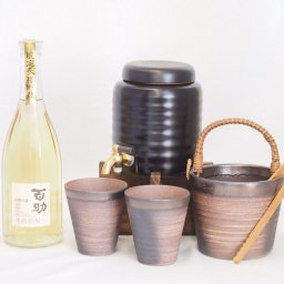 本格焼酎サーバー1000cc(18cm×24cm 1kg)萬古焼ペアカップ氷入れ竹トングセット井上酒造 長期貯蔵本格麦焼酎 百助 (大分県)l 720ml×1本