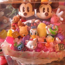 ディズニー　花　フラワーギフト　ミッキー　ミニー　ディズニーキャラクターいっぱい　プリザーブドフラワー入り　フラワーギフト　ケース付き　