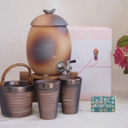 父の日 贈り物セット 信楽焼・明山窯焼酎サーバーセット 火色金小紋2200cc(滋賀県)+萬古焼・備前金彩焼酎ペアカップ 氷入れ(三重県)父の日カード付