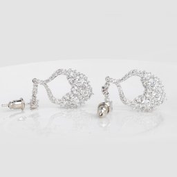 ピアス 両耳用 キュービックジルコニア ホワイト 真鍮 シルバー スタッド 揺れる ゆれる ぶら下がり ロング エレガント 大きめ 大ぶり きれいめ e14092704