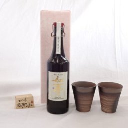 贈り物ギフトセット 榮田 清峰作直筆メッセージ木片付ペアカップセット(陶芸作家安藤嘉規作 日本製萬古焼き) 麦焼酎　如夢　5年貯蔵原酒44° 720ml 井上酒造（大分県）