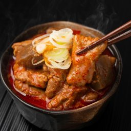 ジャン辛もつ煮 1人前×8個 箱入り かみなり太郎 群馬県 前橋名物 もつ煮 国産 モツ煮 惣菜 おかず おつまみ もつ煮込み 雷太郎【沖縄・離島 お届け不可】