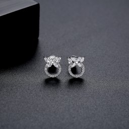ピアス 両耳用 レディース キュービックジルコニア ホワイト 真鍮 シルバー e21100757