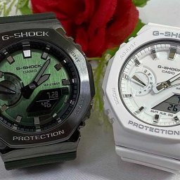 カシオ 恋人たちのGショック ペアウォッチ G-SHOCK GM-2100B-3AJF GMA-S2100-7AJF 電池式 送料無料 国内正規品 記念日 誕生日 プレゼント お揃い グリーン 緑 ホワイト 白 クリスマス お祝い 結婚 婚約 20代 30代 40代 50代 カップル 夫婦