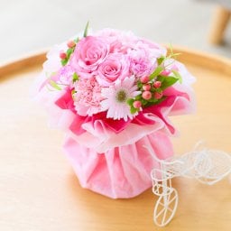 そのまま飾れるブーケ Sサイズ 花 花束 クリスマス 退職 入学 お返し ギフトお返し 誕生日プレゼント  送料無料 土日OK ブルーミー バラ 花瓶・水いらず スタンディングブーケ プチギフト まだ間に合う