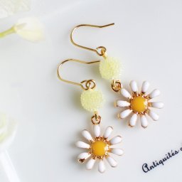 【マーガレットピアス/イヤリング☆日本製】結婚式/ウエディングパーティアクセ/クリスマス/かわいい/プチギフト/