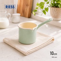 RIESS リース ミルクパン 10cm グリーン[ホーロー鍋 ホーロー 片手鍋 小さい鍋 ミニ鍋 深型 鍋 縦長 ほうろう ほうろう鍋 おしゃれ 調理器具 キッチン用品 オーストリア製 IH対応 食洗機対応 かわいい 韓国風 北欧風 ブランド]