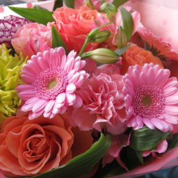 誕生日プレゼント　花束　おまかせで安心　デザイナーにおまかせ花束　生花使用◆誕生日プレゼント・記念日のギフトにピッタリ♪