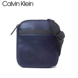 カルバン クライン アウトレット Calvin Klein ショルダーバッグ K50K504804-CEF フェイクレザー CK UP MINI REP ORTER / ミニ ショルダー NAVY【メンズ】 