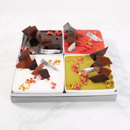 shirokane sweets TOKYO スクエアスイーツ贈答用ギフトボックス　4種Mixスイーツアソート（ムースフロマージュ、ミロワールフランボワーズ／ショコラ／ピスターシュ）