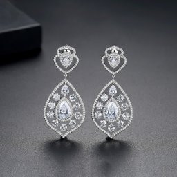 ピアス 両耳用 キュービックジルコニア ホワイト 真鍮 シルバー スタッド 揺れる ゆれる ぶら下がり ロング エレガント 大きめ 大ぶり きれいめ e19051603