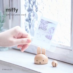 ミッフィー フォトスタンド MZ26[写真立て おしゃれ かわいい ミニ 小さめサイズ 木製 アクリル 透明 スタンド サンリオ ミッフィーフェイス キャラクター miffy フェイス グッズ 縦 横 子ども 赤ちゃん ペット フォト] 即納