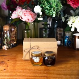 【生はちみつギフト】アカシアハニーM（90g） + ハニーショコラM（90g） / ナチュラルクラフトボックス + 麻紐リボン