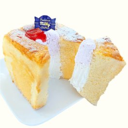 不二家 公式 お中元 プレミアムミルキークリームシフォン（あまおう苺）お祝い ご褒美 ペコちゃん ぺこちゃん 冷凍 スイーツ シフォンケーキ ミルキー あまおう苺 福岡産 クリーム たっぷり ふんわり しっとり お取り寄せ お取り寄せスイーツ 大人 女性 