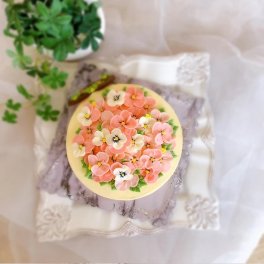 5号15㎝　ピンクのパンジーのフラワーケーキ(バタークリームケーキ、チーズケーキ味）
