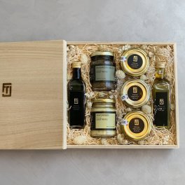 トリュフ７点ギフト【桐箱】【熨斗対応】御歳暮 御祝 内祝 フレッシュトリュフジャパン 高級調味料