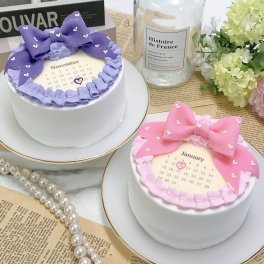 【選べる9色】丸型カレンダー ハートドット柄リボンケーキ【センイルケーキ】【韓国】【お好きな日付で♪】4号5号