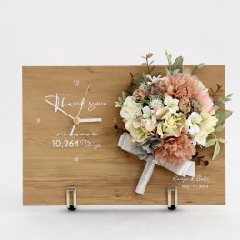 木製パネルとブーケの花時計／ナチュラル・バーチ（スタンド付き）