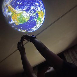 スペース プロジェクター こども おもちゃ 子供 スライド 教育 学習 就寝 男の子 女の子 子供用 キッズシアター 寝かしつけ 小型 玩具 キッズ 子ども 知育 勉強 子育て グッズ 子守 誕生日 プレゼント プラネタリウム 家庭用 クリスマス 知育