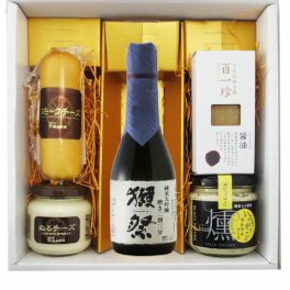 ★ 送料無料 ★  獺祭 ( だっさい )  純米大吟醸 磨き二割三分 300ml + 燻製・豆腐のおつまみセット【 日本酒・おつまみセット 】【 要冷蔵 】【 5786 】【 ハロウィン 贈り物 ギフト プレゼント 誕生日 結婚のお祝い 】