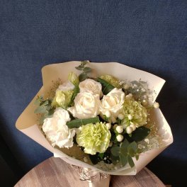 ☆ホワイトグリーンの花束☆お花　花　生花　花束　フラワー　アレンジメント　ドライフラワー　プレゼント　ギフト　贈り物　お祝い　誕生日 母の日　父の日　結婚祝い　出産祝い　バレンタインデー　ホワイトデー　記念日　敬老の日　結婚記念日 彼氏　彼女　送別　退職　入学　卒業　開店祝い　周年祝い