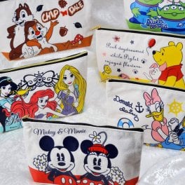 退職 異動 名入れ 刺繍　プレゼント 女性 お返し ホワイトデー 誕生日プレゼント 卒業祝い 卒園記念 ペンポーチ　ディズニーフレンズ　フリー　スクエアポーチ   